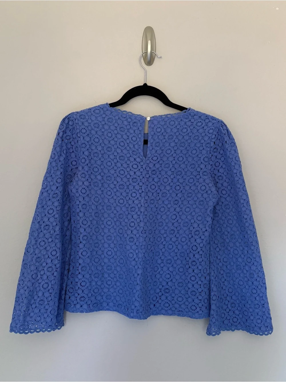 Banana Republic Periwinkle Lace Crochet Bell Sleeve Top Feminine Office Lined XS